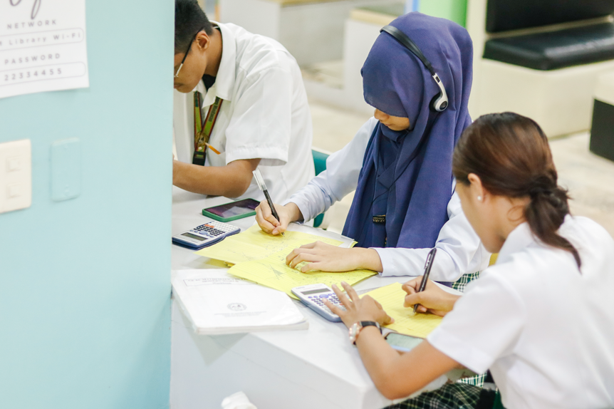 KEPLRC Room 14 Students Studying